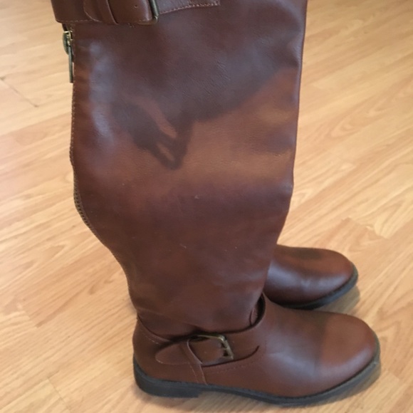 Boots - Picture 1 of 2